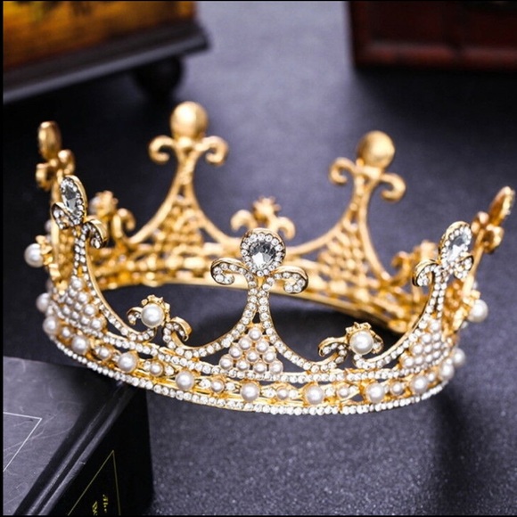 👑 Parisian Fleur de Lis Crystal & Pearl Crown - Picture 13 of 14
